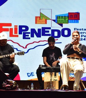 [Vídeo] FliPenedo reúne talentos locais e atração nacional em apresentações no Largo São Gonçalo
