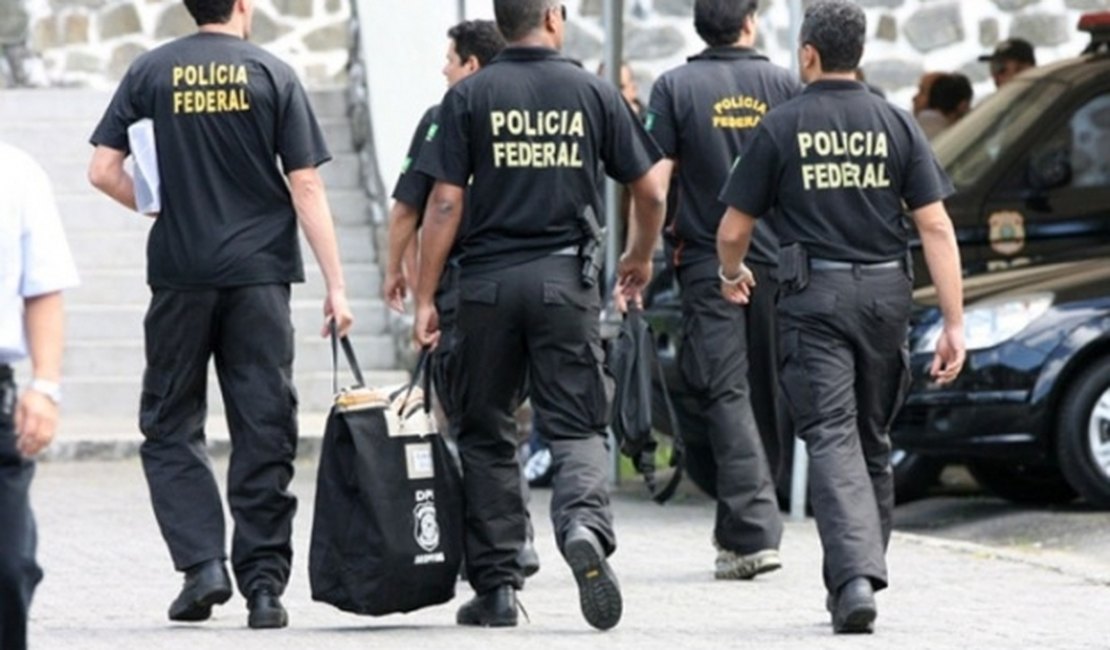 Polícia Federal prende no Rio auditor da Receita e a mulher por corrupção