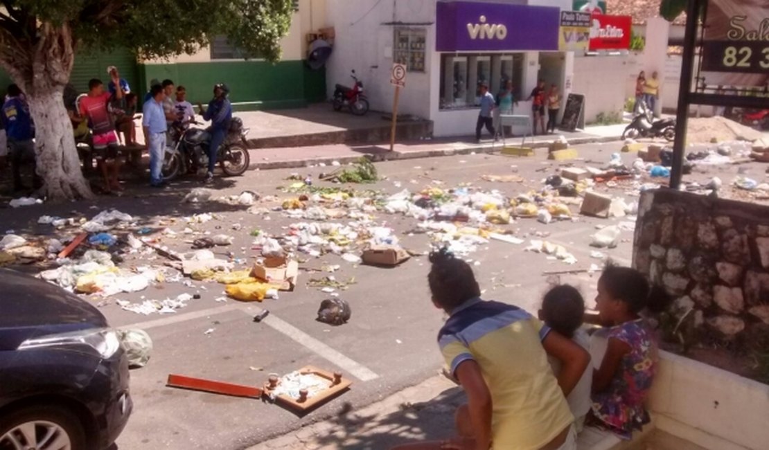 Moradores protestam em Santana do Ipanema