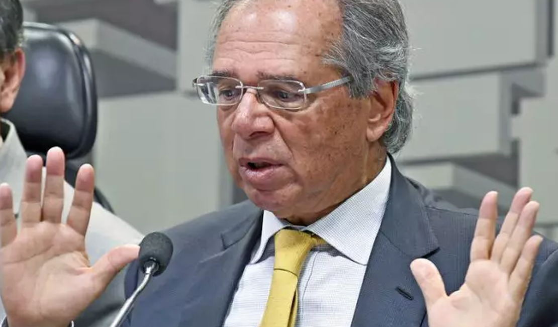 Pacote de Guedes acaba com FAT, fundo do seguro desemprego