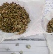 Adolescente é apreendido com maconha e cocaína na periferia de Maceió