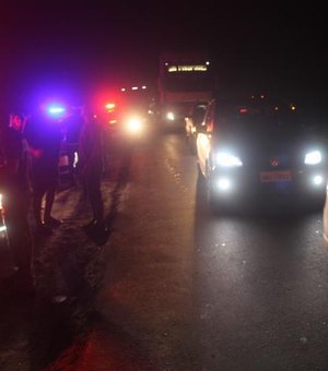 Condutor é preso por dirigir embriagado na BR-101, em Campo Alegre