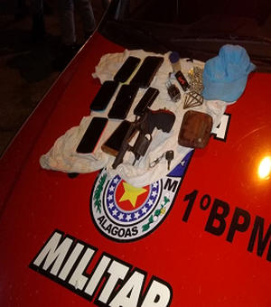Polícia apreende menor com revólver e recupera sete celulares roubados