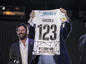 Roger Guedes deve estrear pelo Corinthians e confirmar expectativa pela chegada