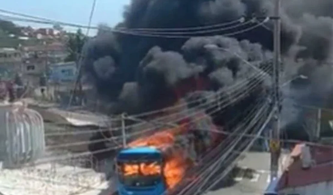 Vitória tem 6 ônibus queimados e 1 metralhado após morte de traficante
