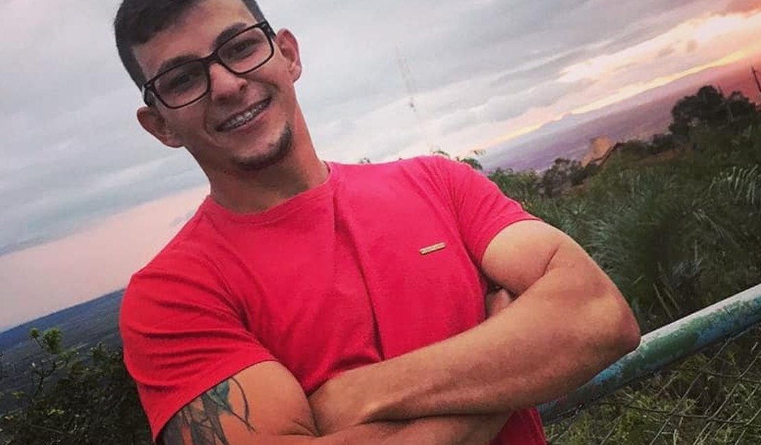 Vítima de grave acidente na BR 423, em Delmiro Gouveia, é transferido para o HE do Agreste, em Arapiraca