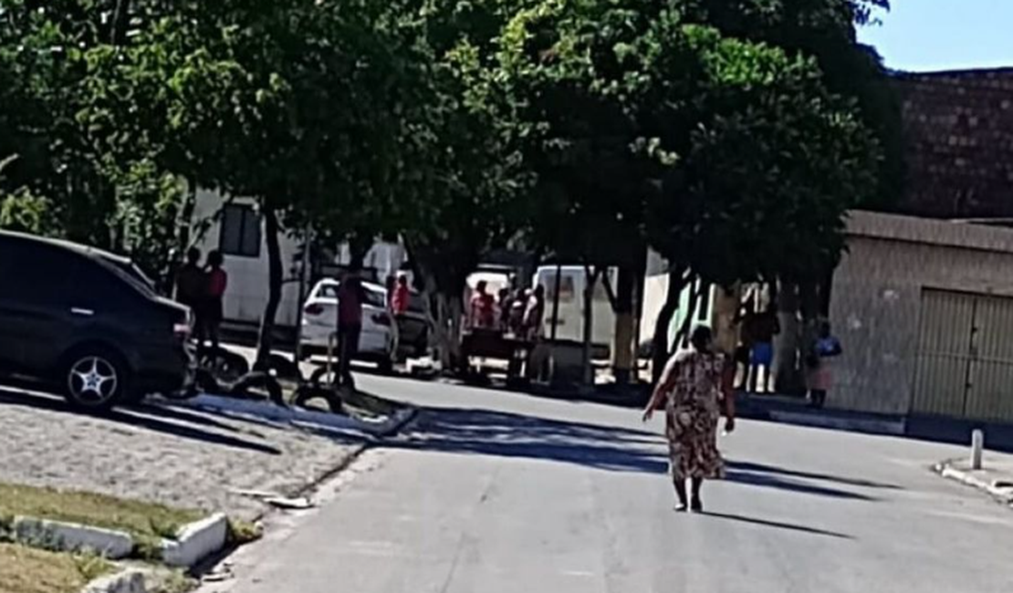 Jovem é baleado no bairro do Clima Bom em Maceió