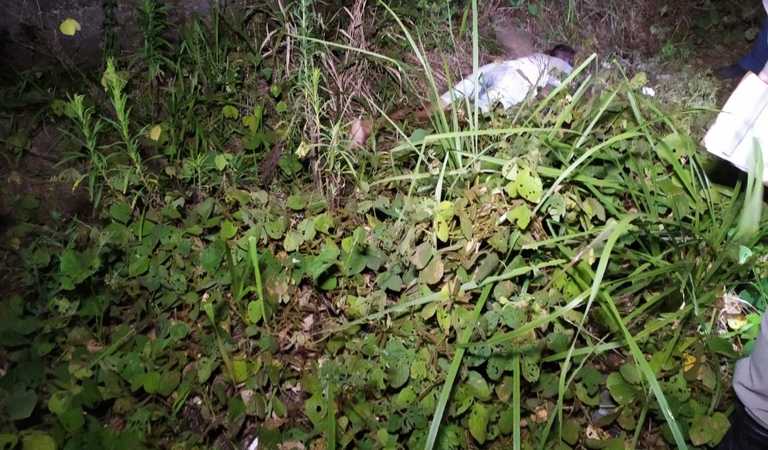 Funcionários encontram dois corpos em terreno próximo ao Aeroporto