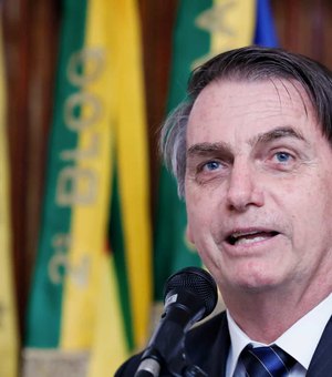 Bolsonaro volta a negar ditadura e diz que regime viveu 'probleminhas'