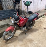 Moto furtada há dois anos é recuperada pela polícia em Rio Largo