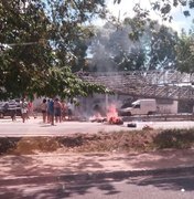 Protesto na Durval de Góes Monteiro deixa trânsito lento