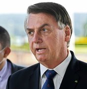 'O brasileiro pula no esgoto e não acontece nada', diz Bolsonaro sobre coronavírus 