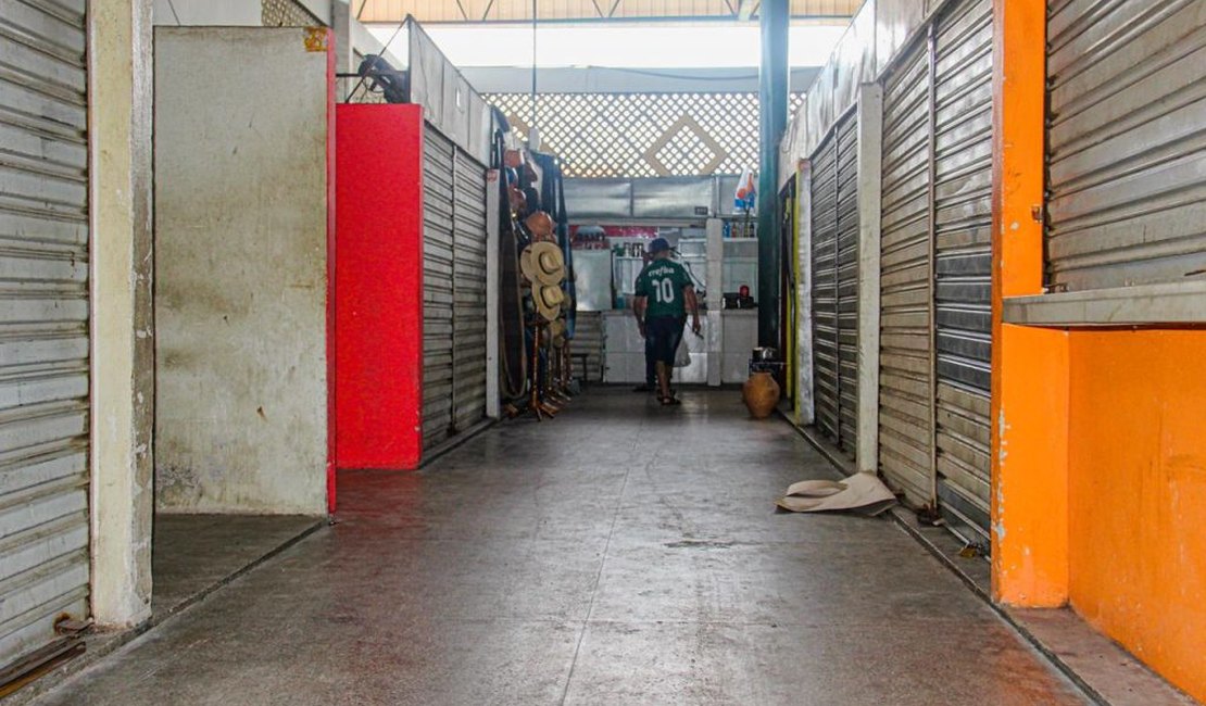 Prefeitura promove ação para reabertura de quiosques do Mercado Público de Arapiraca