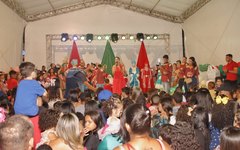 Desfile de Natal, distribuição de brinquedos e apresentações natalinas marcam a abertura da 5° Edição do Projeto Sonho de Natal