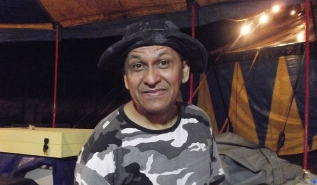 Morre o humorista Rapadura de 'A Praça é Nossa'