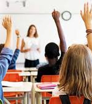 CCJ aprova destinação de 30% de leilões da Receita para ensino básico