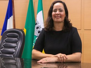 Sem experiência de gestão, Fabiana Pessoa leva saúde de Arapiraca ao caos