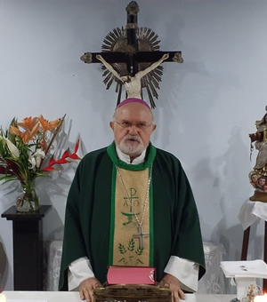 Arcebispo Dom Antônio Muniz segue hospitalizado em Maceió