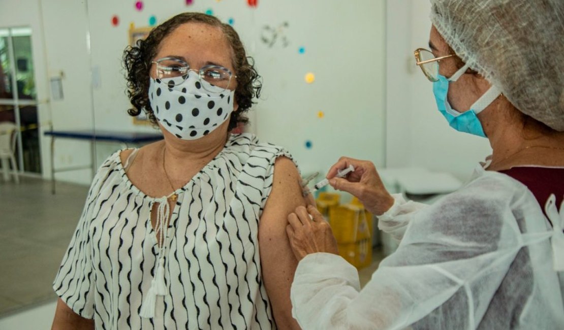 Postos de vacinação contra a Covid-19 em Arapiraca passam a funcionar das 9h às 16h