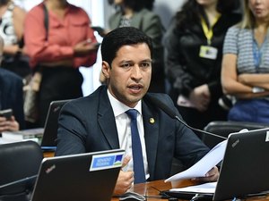 Rodrigo Cunha garante autorização de empréstimo na CAE para obras e melhorias em Maceió