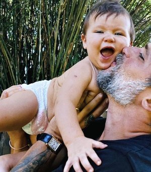 Bruno Gagliasso celebra os 9 meses do filho caçula, Zyan: 'O dia todo é dele'
