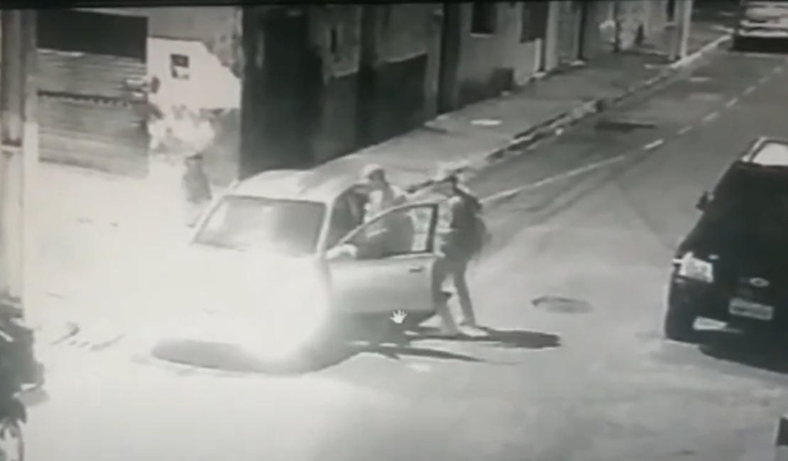 Carro supostamente usado em assassinato na Jatiúca era roubado