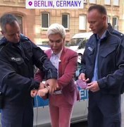 Ken Humano é preso na Alemanha por usar passaporte antigo