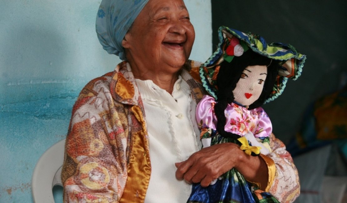 Mestra Menina é homenageada em exposição no Sesc Arapiraca