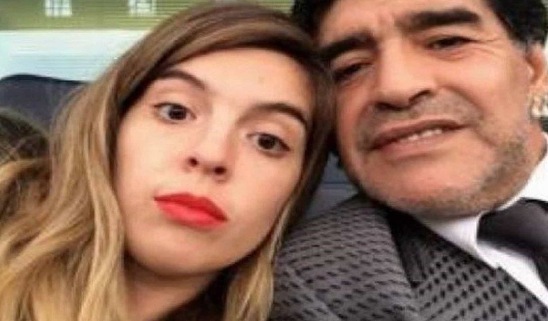 Maradona desabafa ao dar feliz aniversário à filha: 'Nunca me aceitou'
