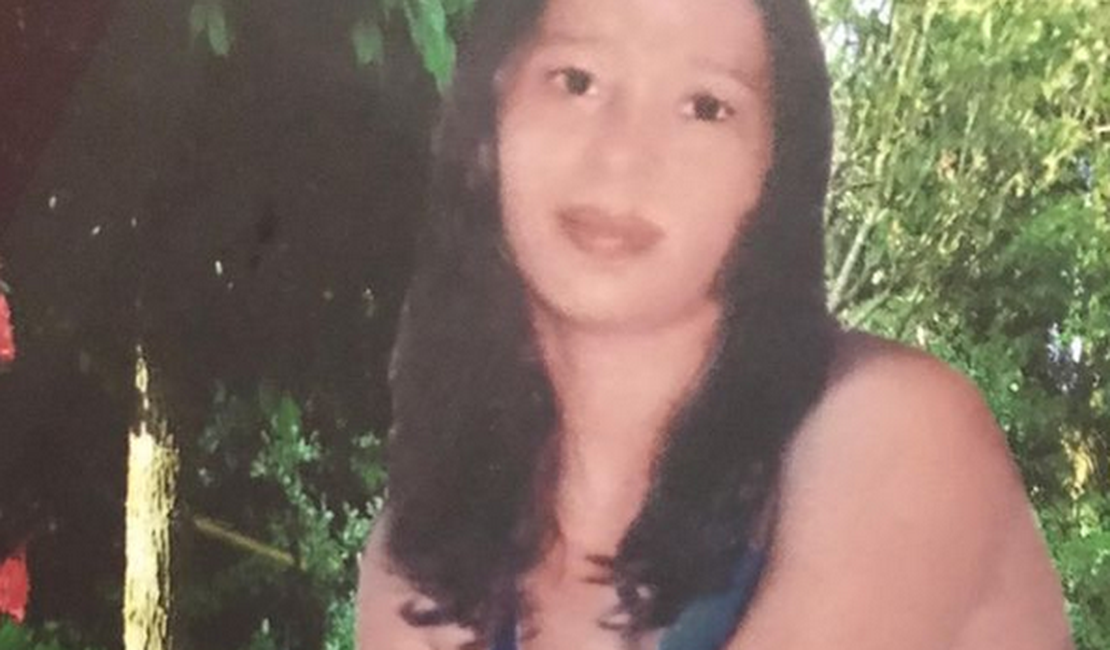 Mãe busca filha dependente química que desapareceu há 3 anos em Maceió
