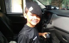 Iago Nathan, de 4 anos, comemorou o aniversário ao lado de policiais militares