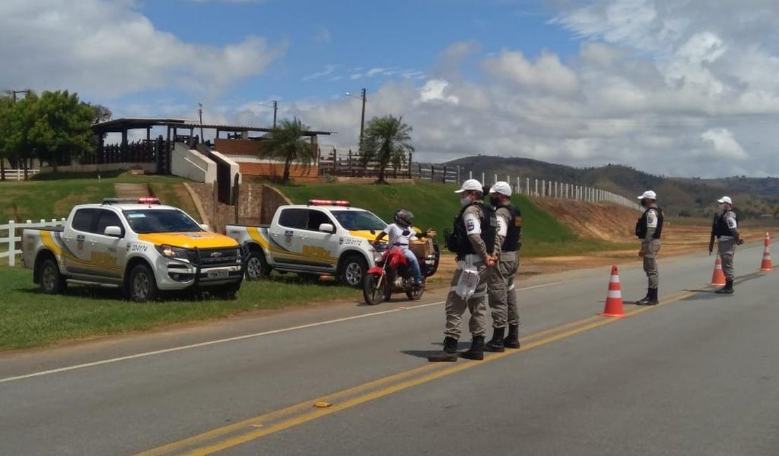 Polícia Rodoviária aborda 71 veículos durante operação nas AL 105 e 450