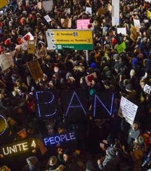Ordem de Trump gera caos em aeroportos dos EUA e protestos