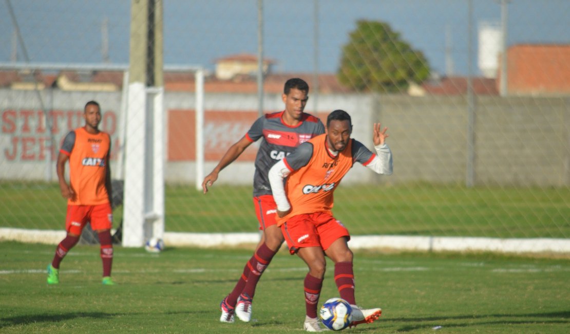 Capitão do CRB, Claudinei projeta estreia da equipe na Copa do Nordeste