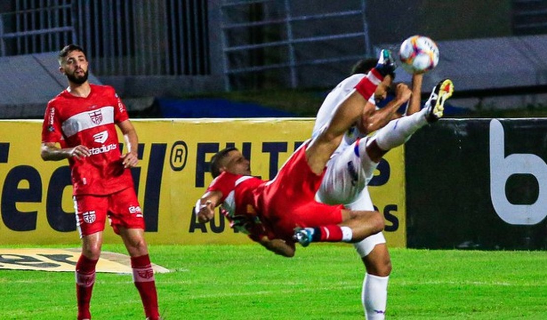 CRB perde do Paraná e fica a 3 pontos do Z4