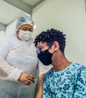 Arapiraca amplia vacinação contra a Covid-19 para adolescentes de 13 anos