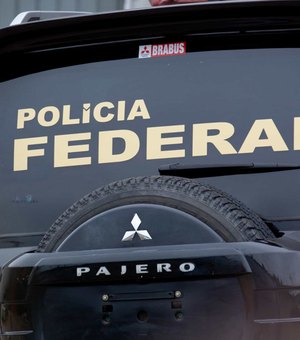 Polícia Federal investiga grupo que fraudava documentos para obtenção de registros de arma de fogo em Alagoas