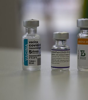 Esloveno é preso por se vacinar contra Covid sete vezes
