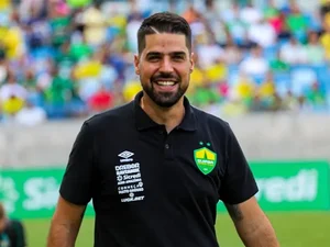 Corinthians alinha detalhes com António Oliveira e pagará multa para tirar técnico do Cuiabá