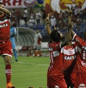 Willians Santana marca três gols, CRB bate Atlético-GO e conquista 1ª vitória na Série B