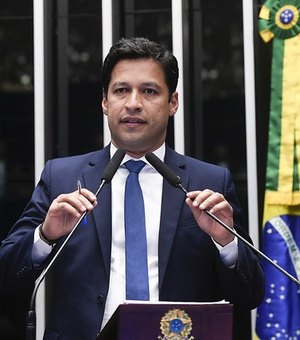 Senador Rodrigo Cunha foi o único de AL que votou a favor da PEC que criminaliza porte de qualquer quantidade de entorpecente