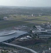 Avião da Azul faz pouso de emergência e fecha pista do Aeroporto do Recife