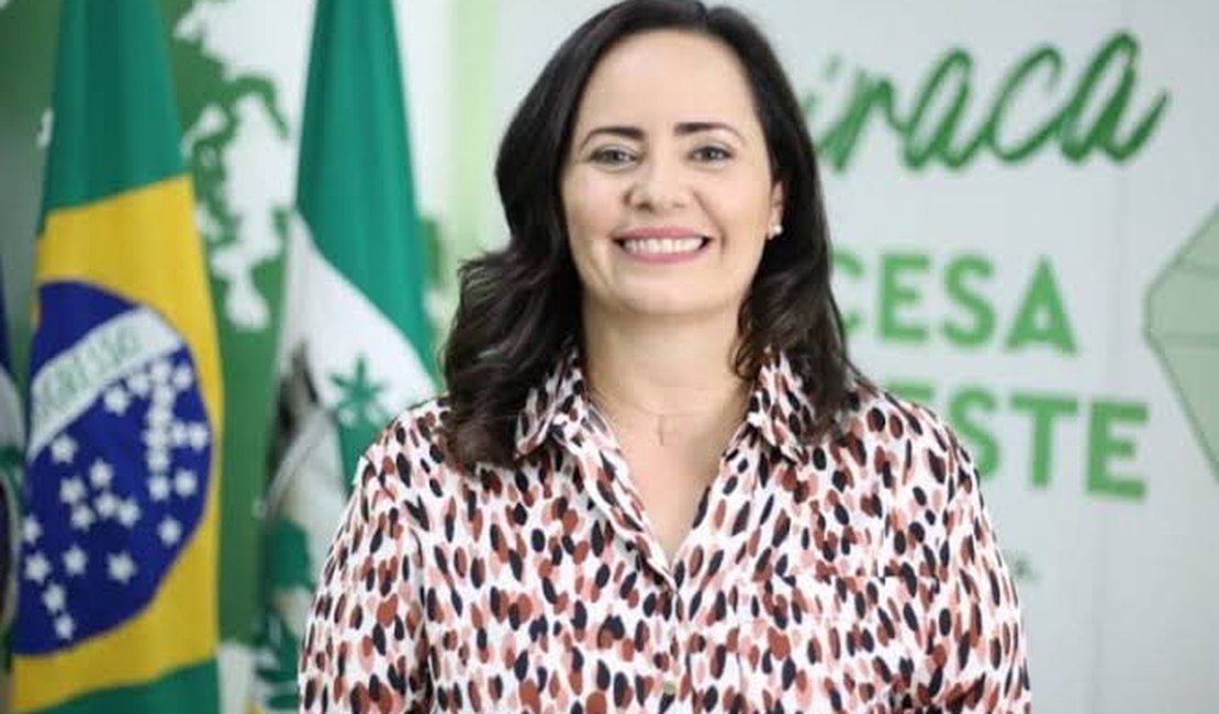 Fabiana Pessoa poderá ser a segunda mulher de Arapiraca a ocupar uma vaga na ALE
