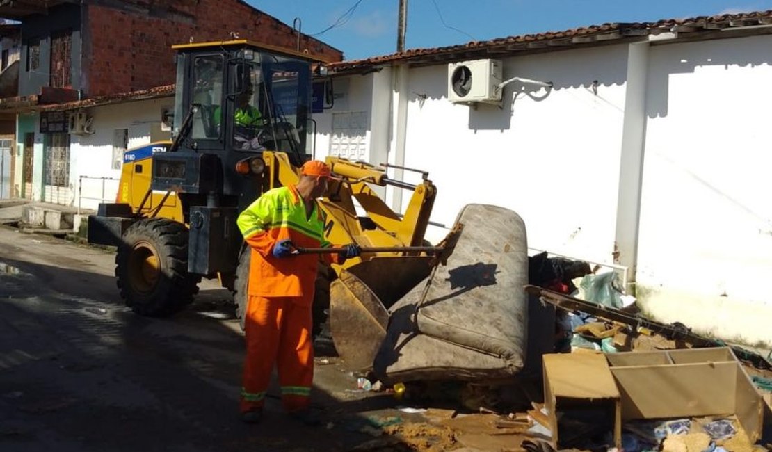Sudes recolhe mais de 1.900 toneladas de resíduos em bairros banhados pela Lagoa Mundaú