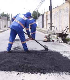 Prefeitura utiliza 90 toneladas de asfalto para operação tapa-buraco