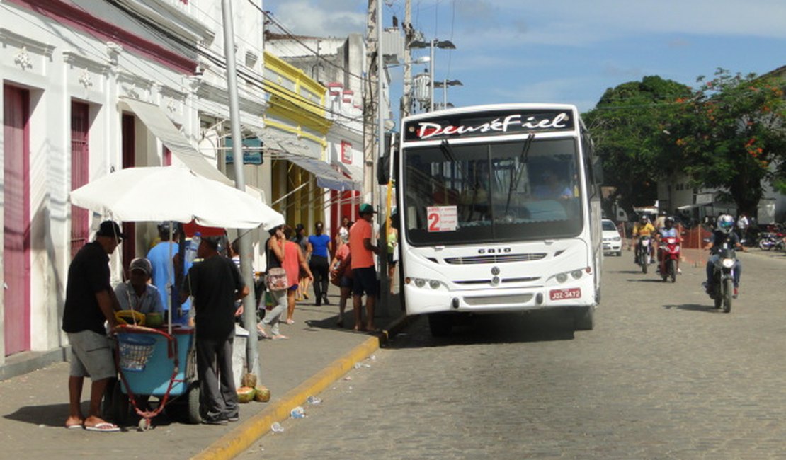 Após supostas infrações, motorista de ônibus coletivo em Penedo é afastado