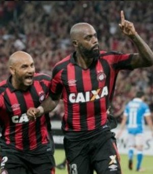 Botafogo e Atlético-PR fazem dever de casa por classificação na Libertadores
