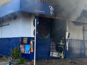 Incêndio em mercadinho na Ponta Grossa assusta população