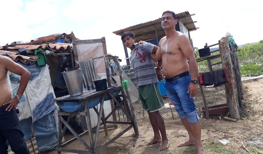 Policiais disfarçados identificam e prendem suspeito de latrocínio no Agreste