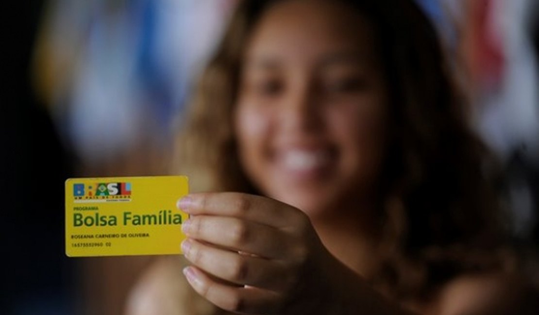 Governo Federal barra a concessão de novos benefícios do Bolsa Família em Maceió
